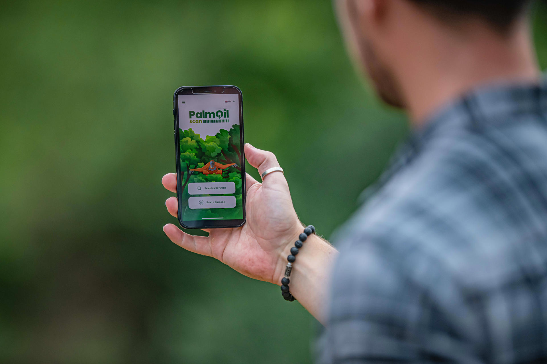 Saving Rainforests With Smartphones. Chester Zoo Launches New Palmoil Scan App (12)